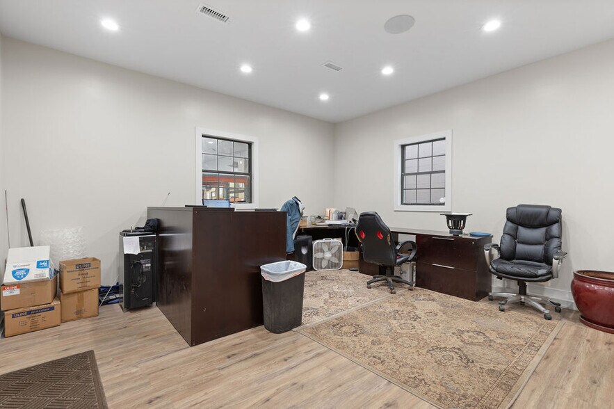 More Photos Of 158 N High St, Gahanna Office Residential For Sale