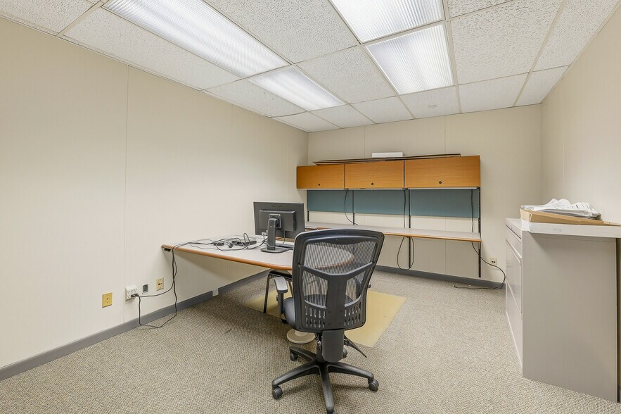 More Photos Of 100 Creative Way, Ripon Manufacturing For Sale
