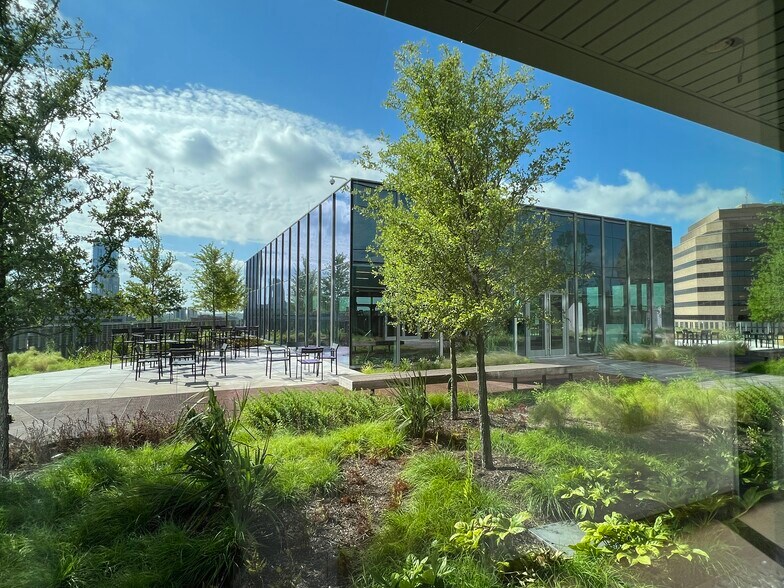 More Photos Of 401 S 1st St, Austin Office For Sale