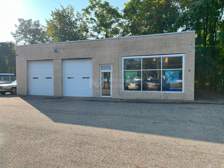 Primary Photo Of 4061 S Main St, Akron Auto Repair For Sale