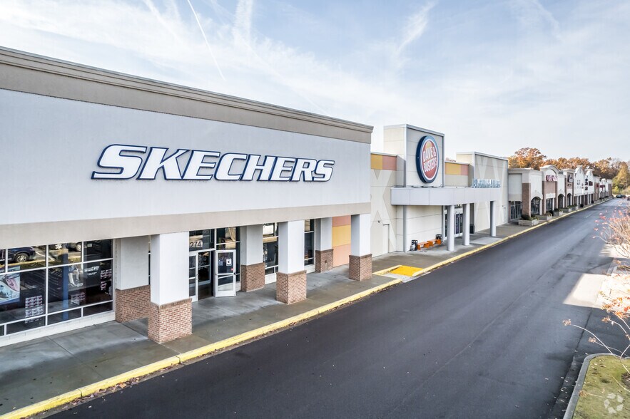 More Photos Of 2747-2769 Wolfcreek Pky, Memphis Unknown For Lease