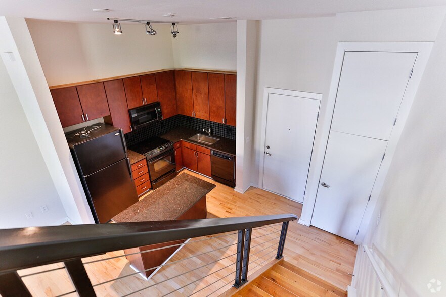 More Photos Of 810 E 7th St, Charlotte Apartments For Lease