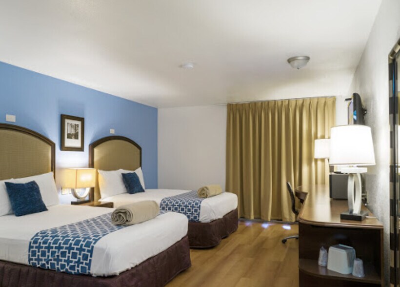 More Photos Of 1401 W US Highway 54, Pratt Hotel For Sale