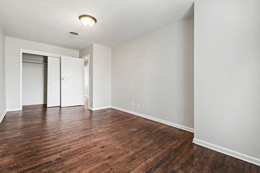 More Photos Of 2416 S 16th St, Omaha Apartments For Sale