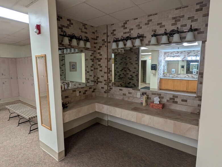 More Photos Of 80 Topspin Dr, Pittsford Sports And Entertainment For Sale