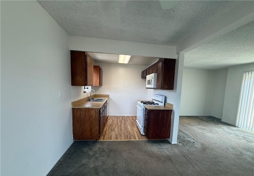 More Photos Of 16662 Blanton St, Huntington Beach Apartments For Sale