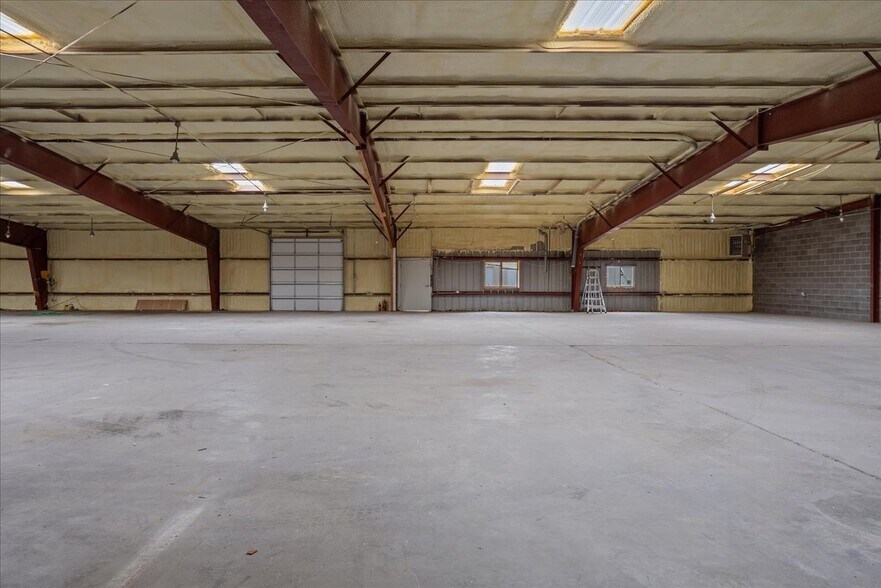 More Photos Of 2302 W Lincolnway, Cheyenne Light Manufacturing For Sale