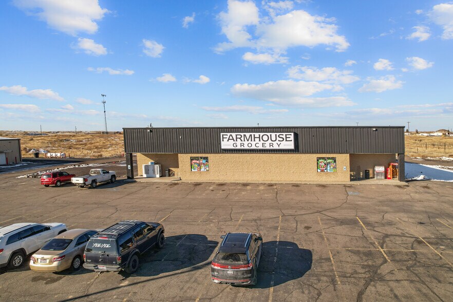 More Photos Of 904 S Greenwood St, Shoshone Supermarket For Sale