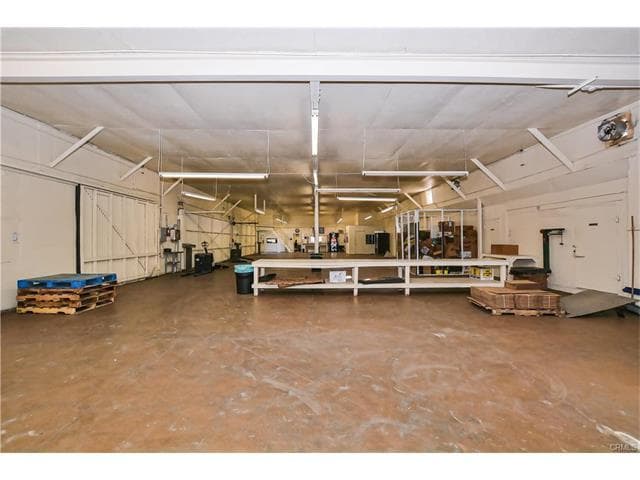 More Photos Of 8551 Mission Blvd, Jurupa Valley Warehouse For Sale