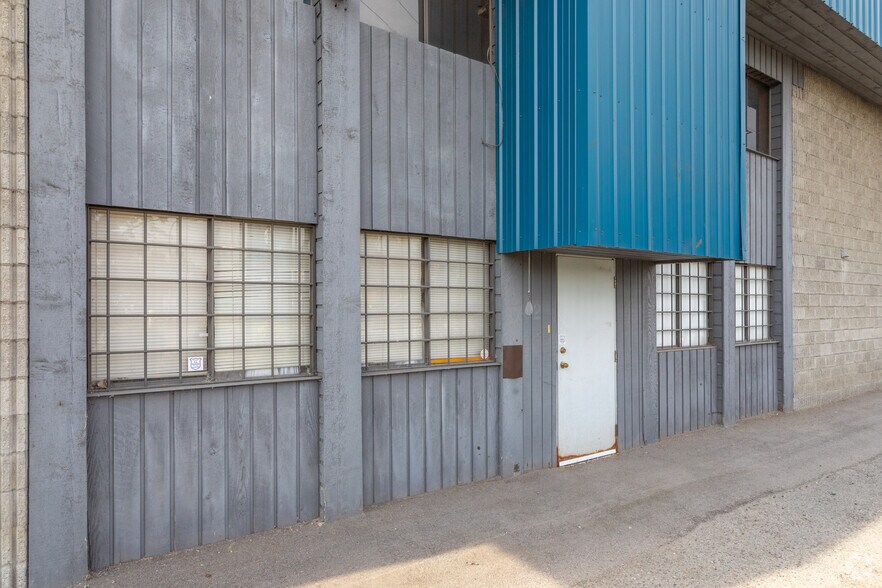 More Photos Of 1750 McLean Ave, Port Coquitlam Industrial For Sale