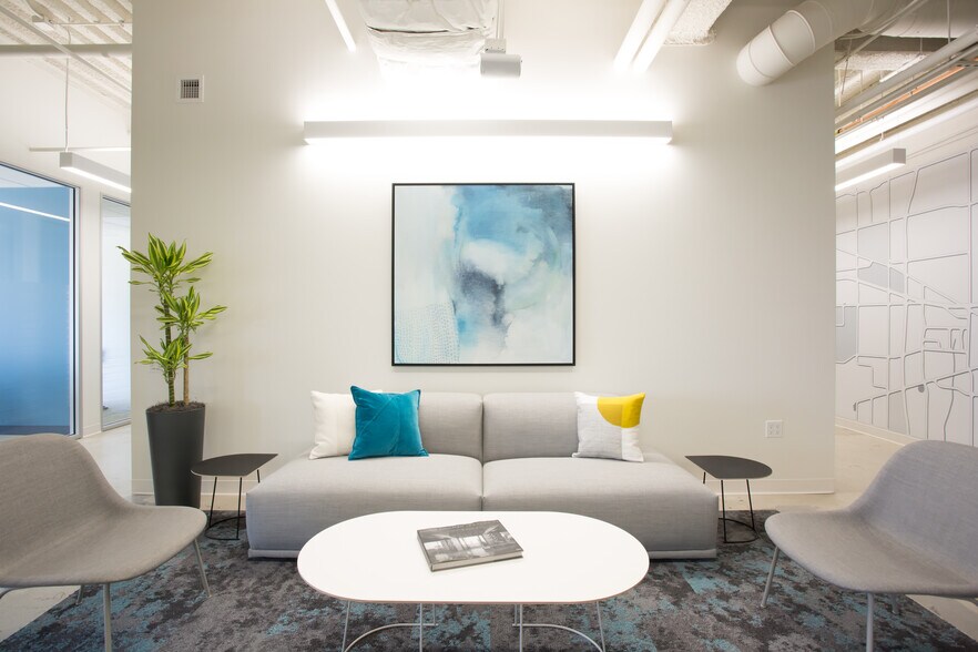 More Photos Of 700 S Flower St, Los Angeles Office For Lease