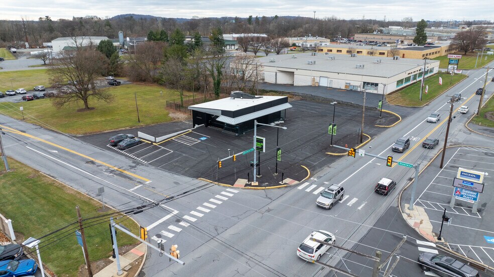 More Photos Of 1310 Manheim Pike, Lancaster Freestanding For Sale