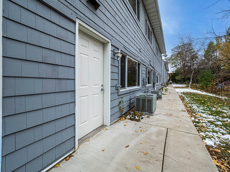 More Photos Of 3165 Fernbrook Ln N, Plymouth Office For Lease