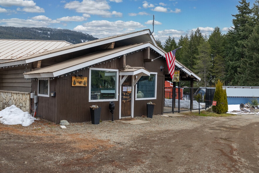 More Photos Of 180 Silver Ridge Ranch Rd, Easton Trailer Camper Park For Sale