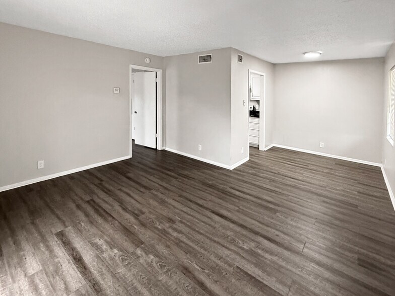 More Photos Of 401 Pinchback Rd, Beaumont Apartments For Sale