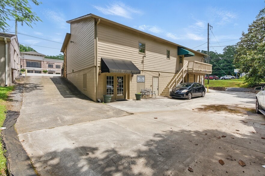 More Photos Of 1154 Concord Rd SE, Smyrna Freestanding For Sale