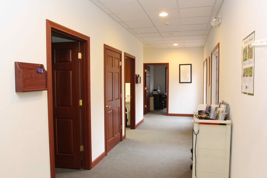 More Photos Of 5923 Renaissance Pl, Toledo Office For Lease