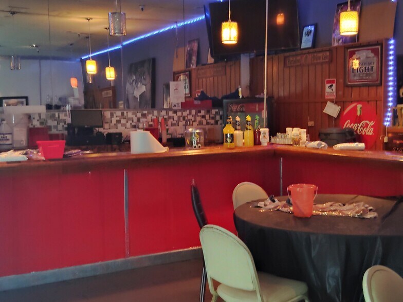 More Photos Of 645 E Georgia Ave, Memphis Bar For Sale