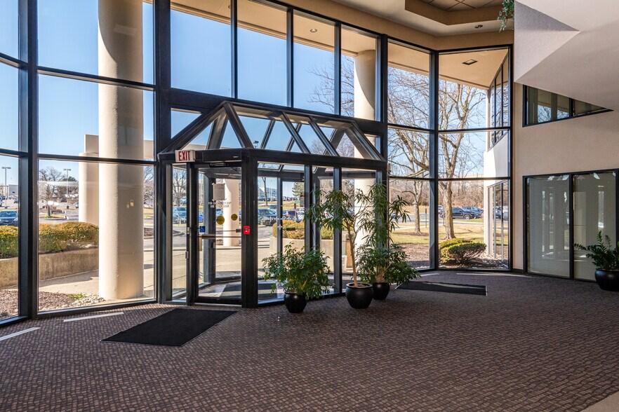 More Photos Of 3401 Park Center Dr, Dayton Office For Sale