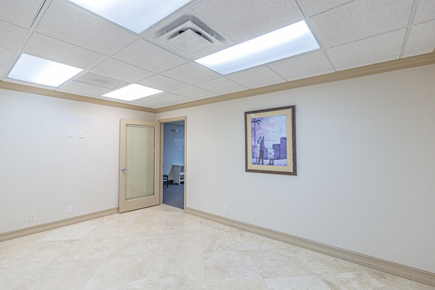 More Photos Of 2740 E Oakland Park Blvd, Fort Lauderdale Office For Sale
