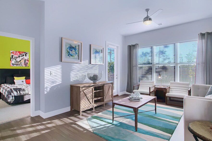 More Photos Of 1001 Old Olive Way, Creve Coeur Apartments For Lease