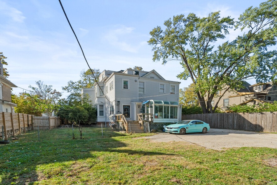 More Photos Of 3933 Warwick Blvd, Kansas City Apartments For Sale