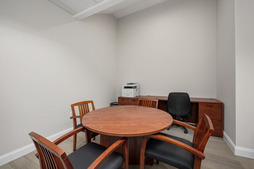 More Photos Of 415-417 Wolfe St, Fredericksburg Medical For Lease