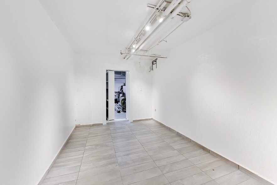 More Photos Of 924 H St NE, Washington Storefront For Lease