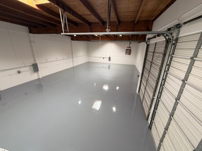 More Photos Of 500 Howland St, Redwood City Warehouse For Lease