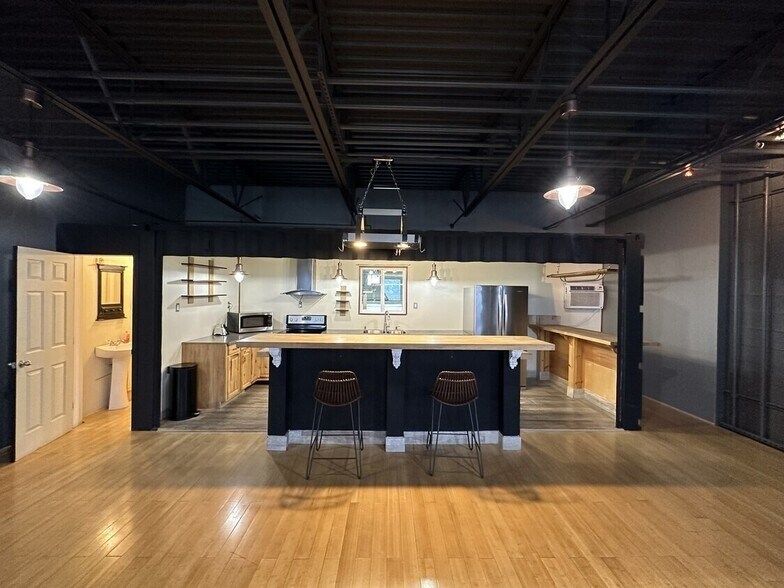More Photos Of 6748 S Airport Rd, West Jordan Light Manufacturing For Sale