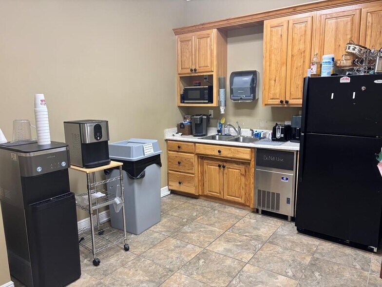 More Photos Of 4081 Inner Perimeter Rd, Valdosta Office Residential For Sale