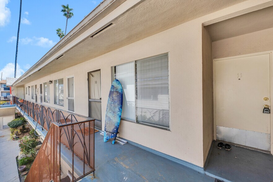 More Photos Of 1531 Corinth Ave, Los Angeles Apartments For Sale
