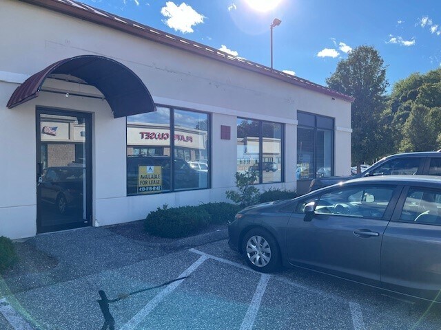 More Photos Of 1458 Riverdale St, West Springfield Unknown For Lease