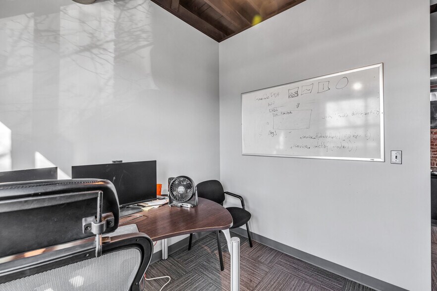 More Photos Of 201 E Hobson Ave, Sapulpa Loft Creative Space For Sale