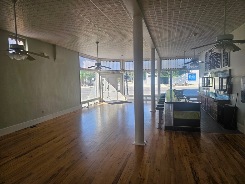 More Photos Of 2 S Main St, Coalville Loft Creative Space For Lease