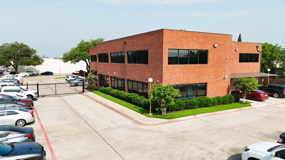 More Photos Of 1120 Metrocrest Dr, Carrollton Office For Sale