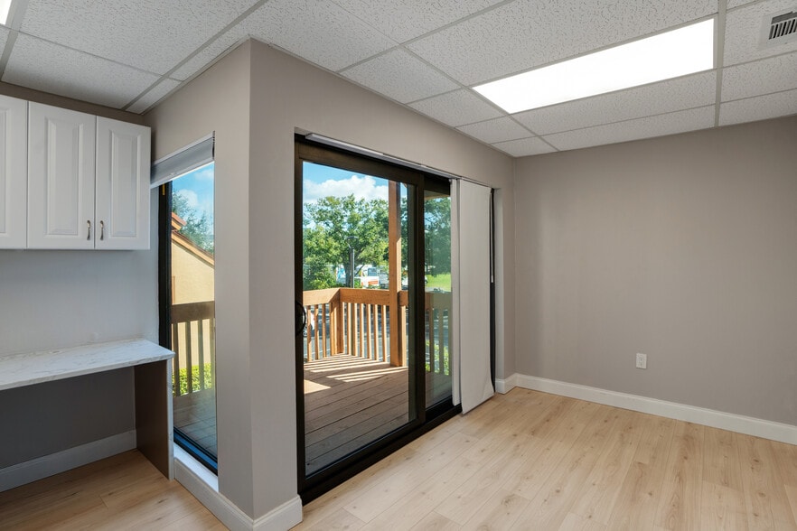 More Photos Of 2831 Ringling Blvd, Sarasota Medical For Sale