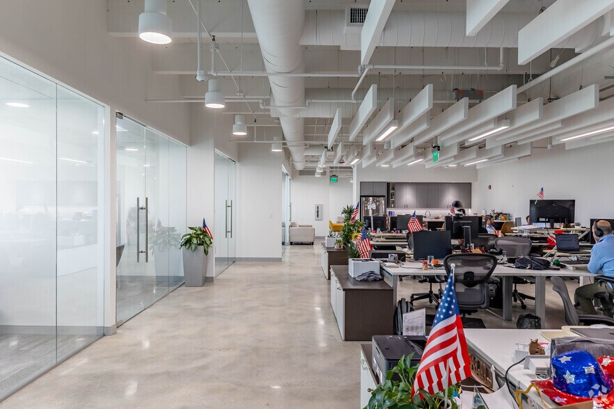 More Photos Of 1000 S Pine Island Rd, Plantation Unknown For Lease