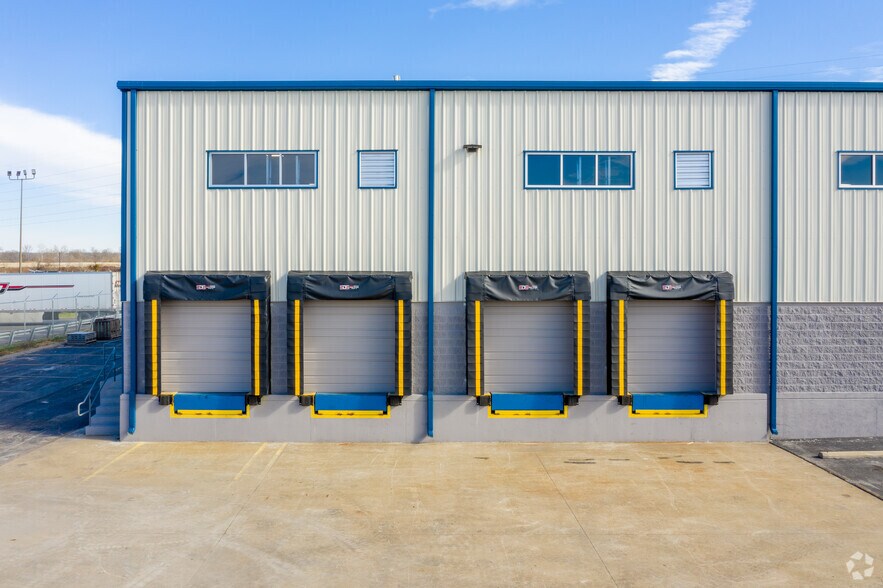 More Photos Of 8251 Eastgate Blvd, Mount Juliet Distribution For Lease