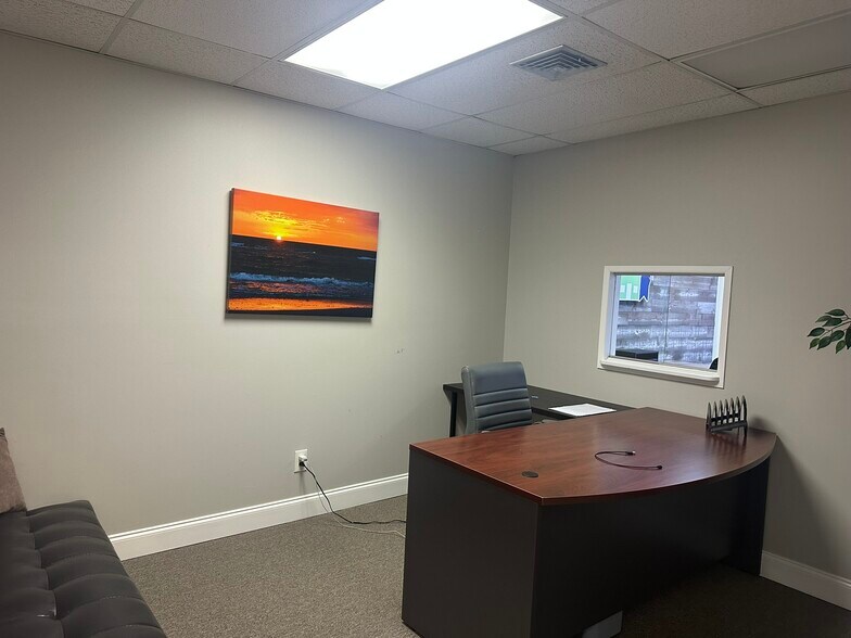 More Photos Of 710 1st Ave SW, Largo Office For Lease