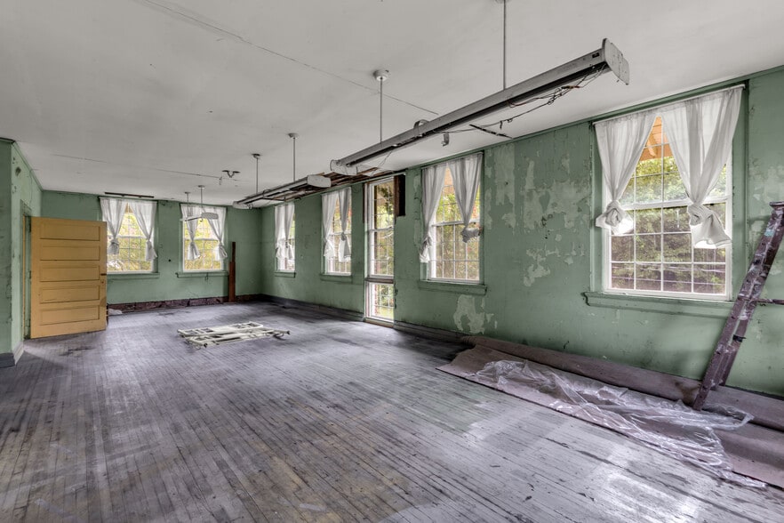 More Photos Of 119 College St, Chester Office Residential For Lease