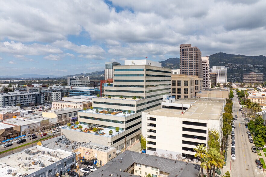 More Photos Of 330 N Brand Blvd, Glendale Office For Lease