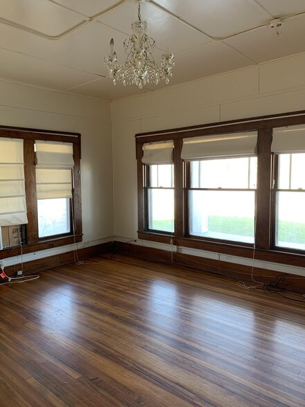 More Photos Of 158 E Colorado St, La Grange Apartments For Sale