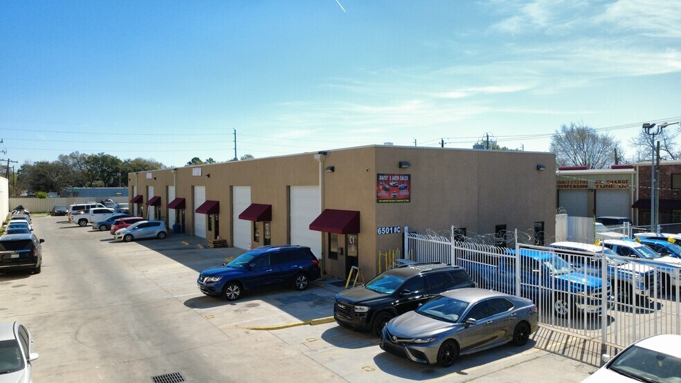Primary Photo Of 6501 Ashcroft Dr, Houston Industrial For Lease
