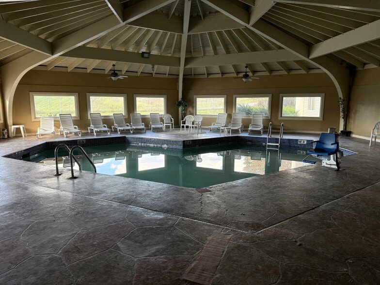 More Photos Of 4055 Belmont Ave, Youngstown Hotel For Sale