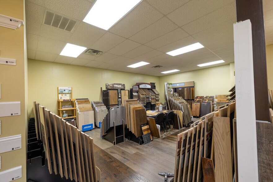 More Photos Of 10009 S Highway 6 Rd, Sugar Land Freestanding For Sale