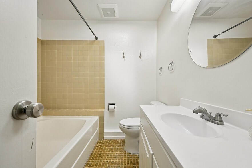 More Photos Of 135 Spring Grove Ave, San Rafael Multifamily For Sale