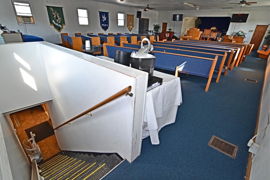More Photos Of 1248 Mt Vernon Ave, Columbus Religious Facility For Lease