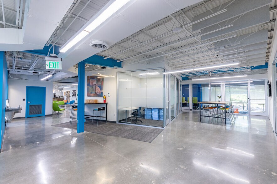 More Photos Of 2430 Herodian Way SE, Smyrna Coworking Space