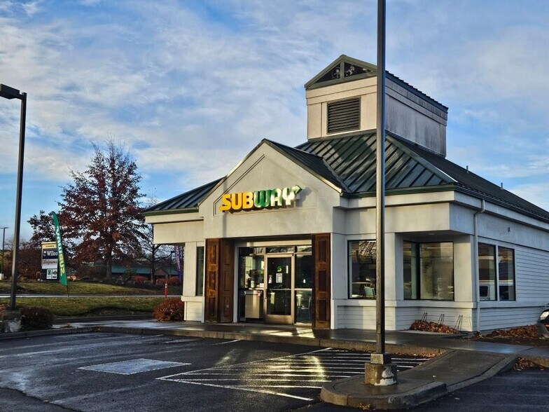 More Photos Of 515 NE Bellevue Dr, Bend Fast Food For Sale